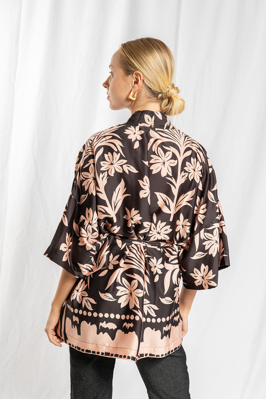 Printed satin tie kimono