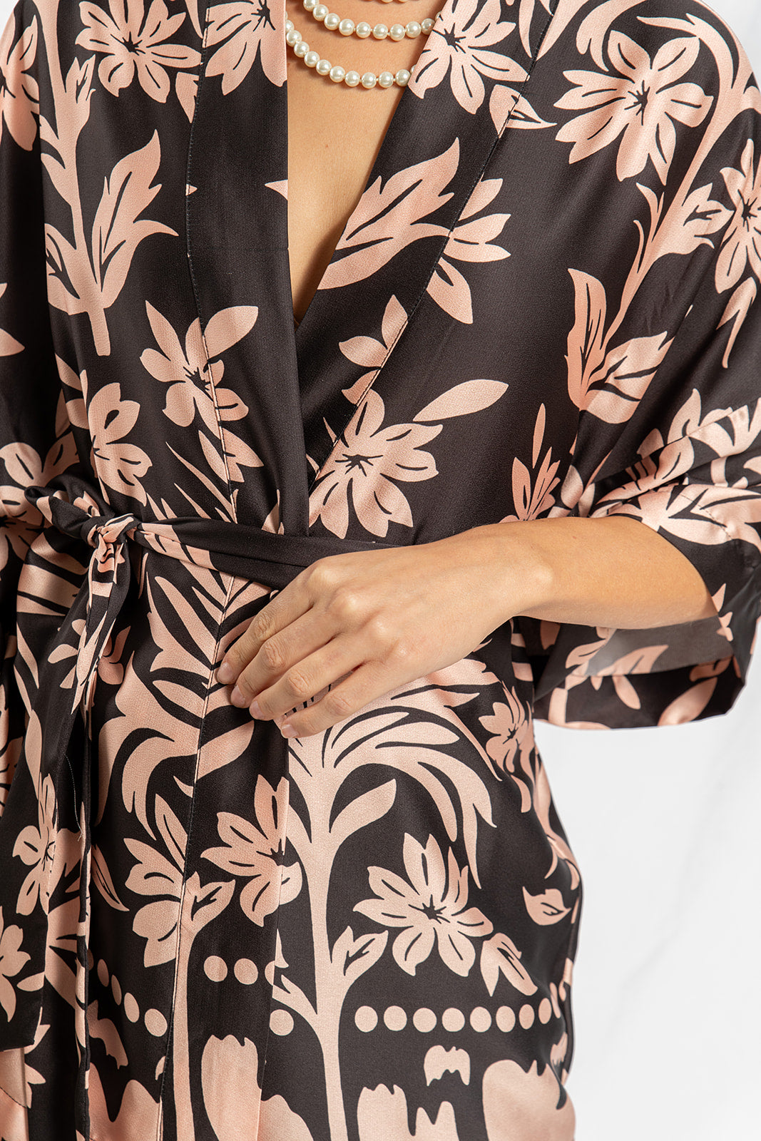 Printed satin tie kimono