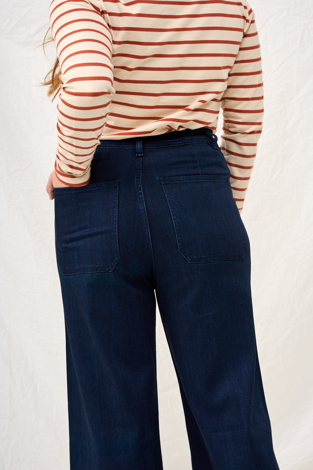 ג׳ינס טיילור נייבי