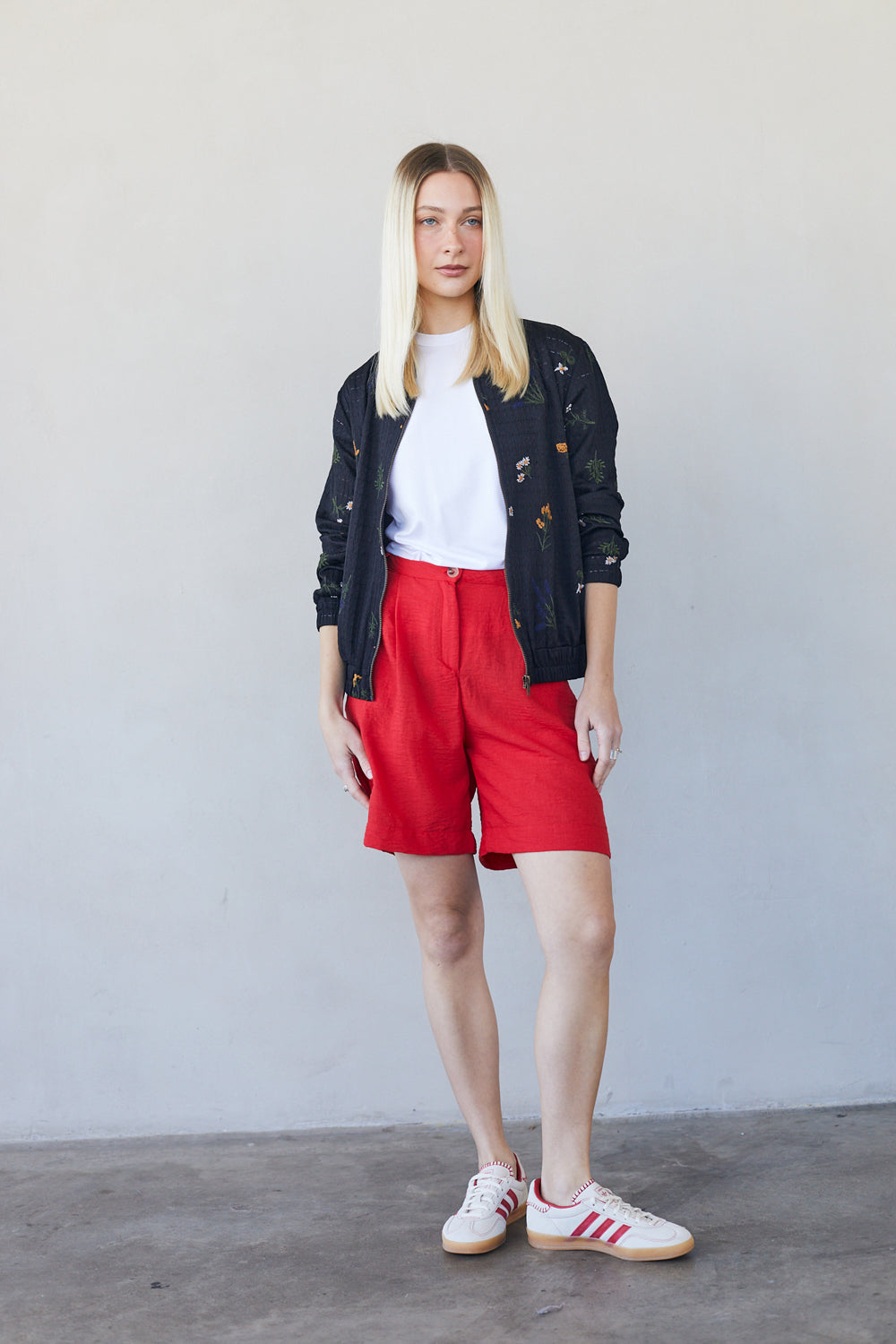 עליונית סוקי פרחים רקום