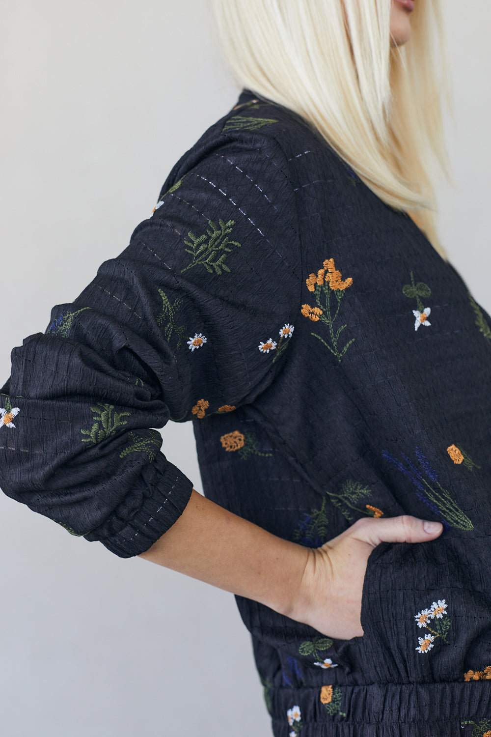 עליונית סוקי פרחים רקום