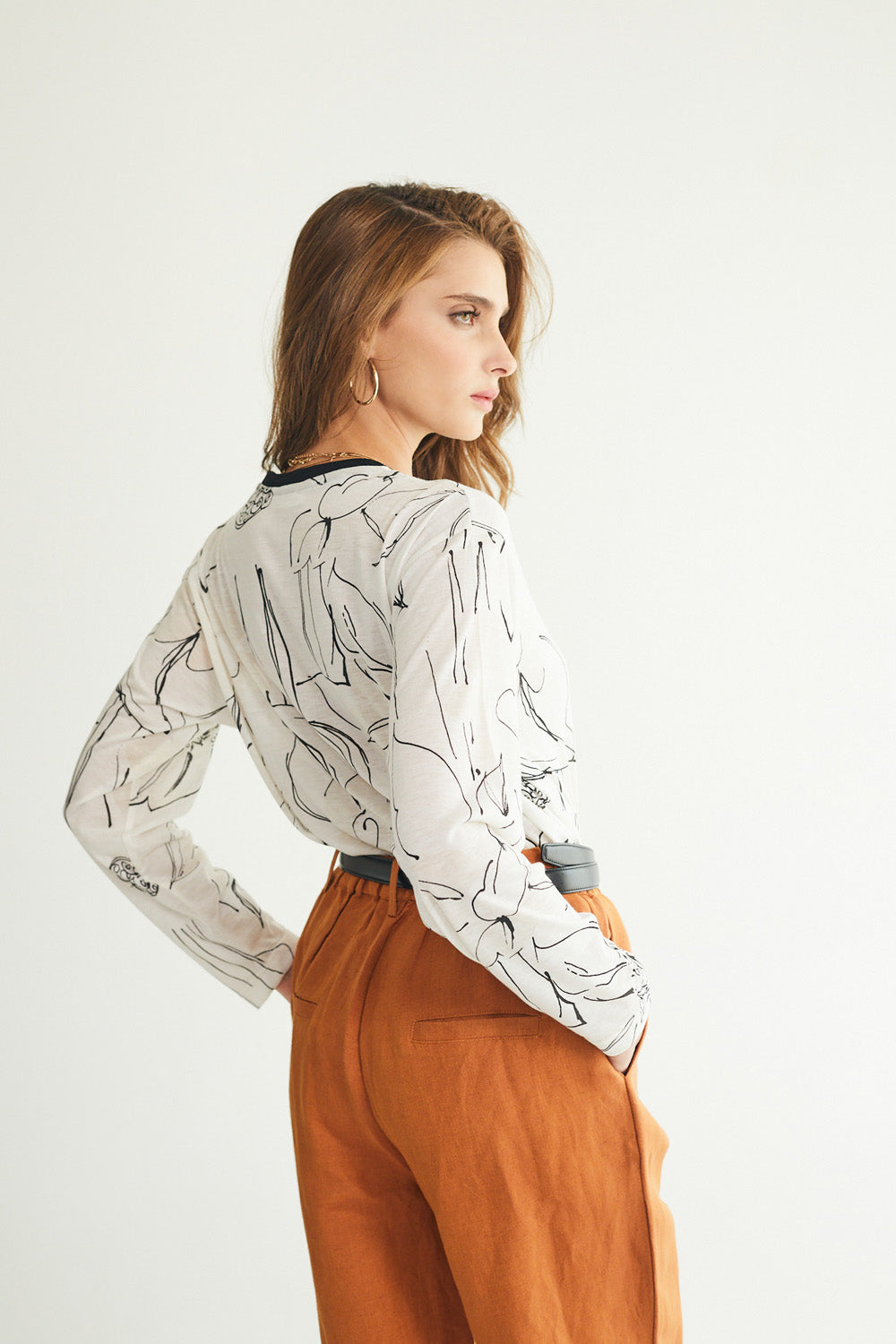 טי מושלמת ארוכה הדפס