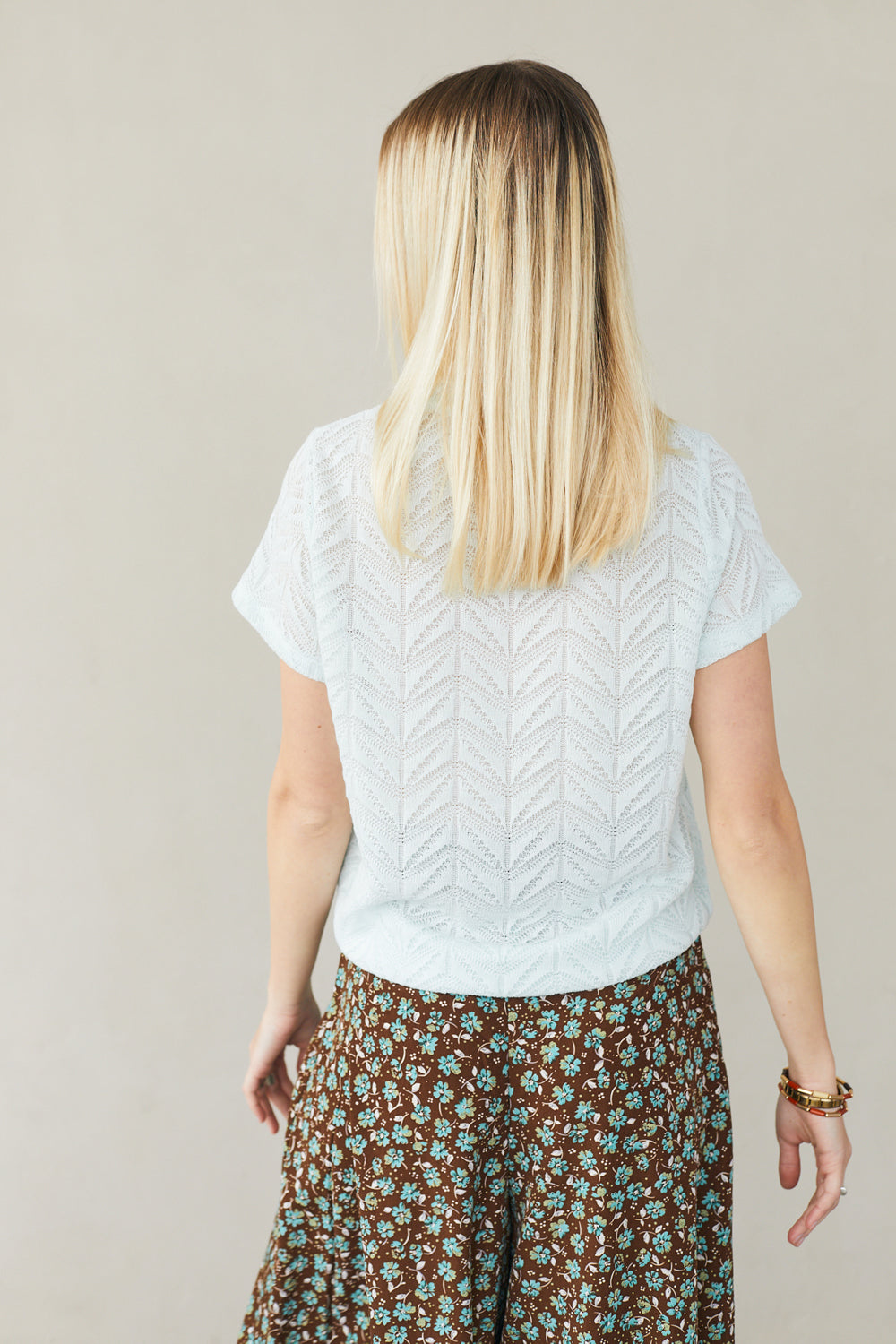 חולצת ג׳מה תחרה בצבע אקווה