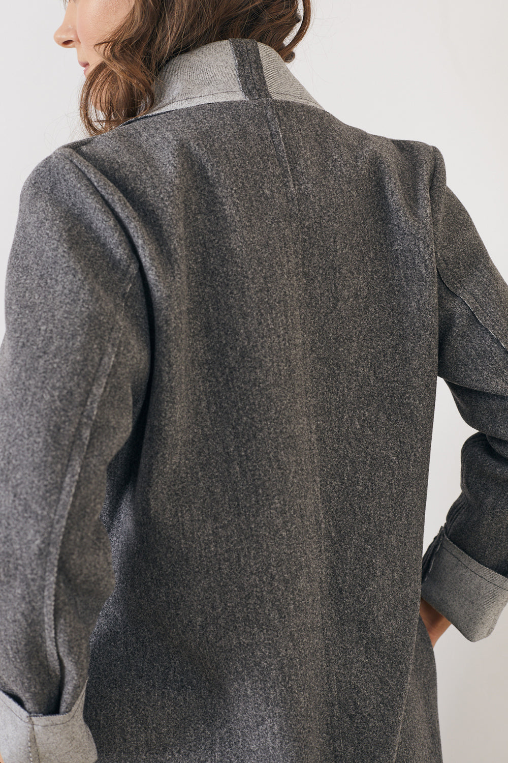 מעיל מעטפת בצבע אפור מלאנג׳