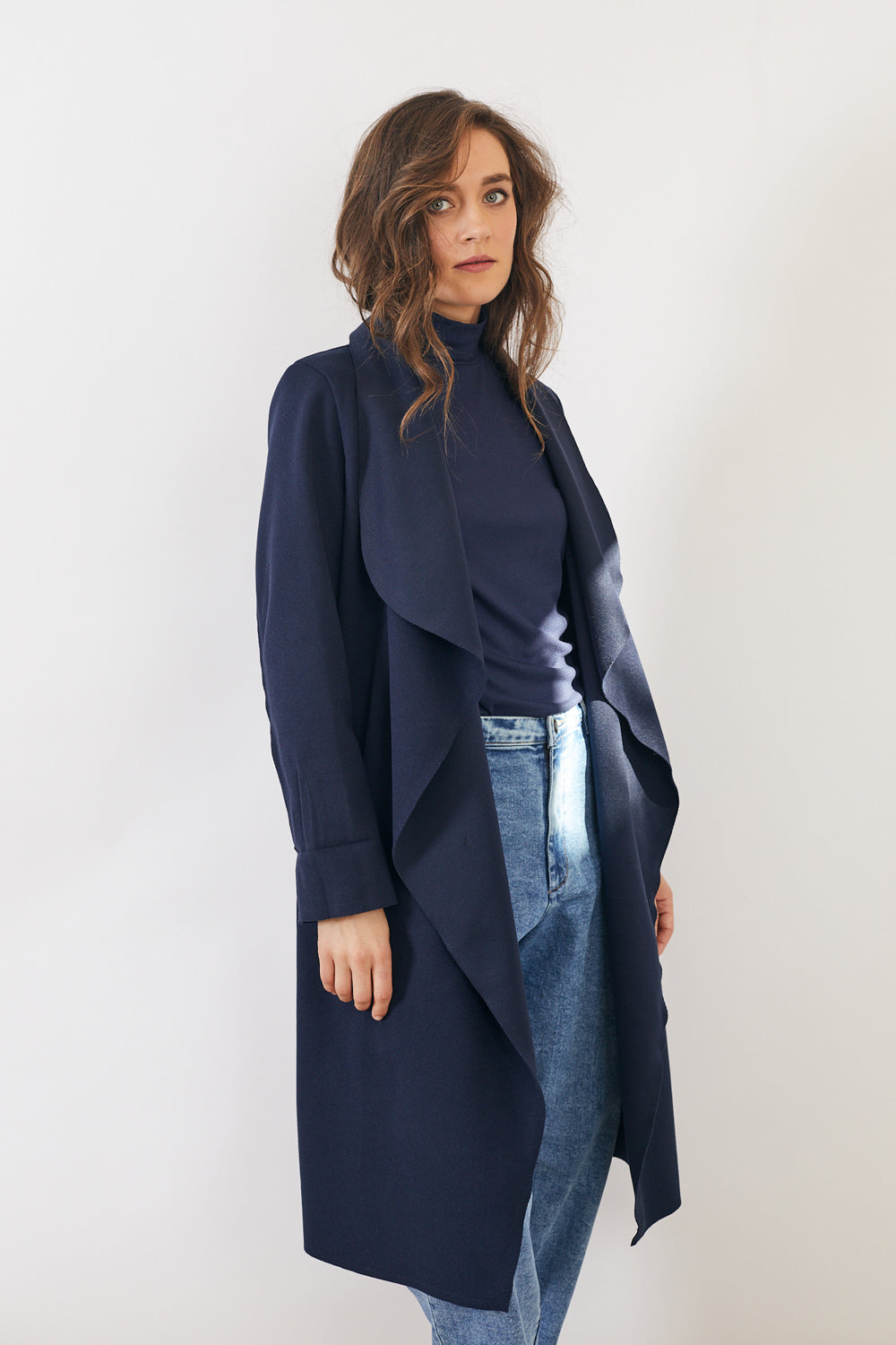 מעיל מעטפת בצבע נייבי