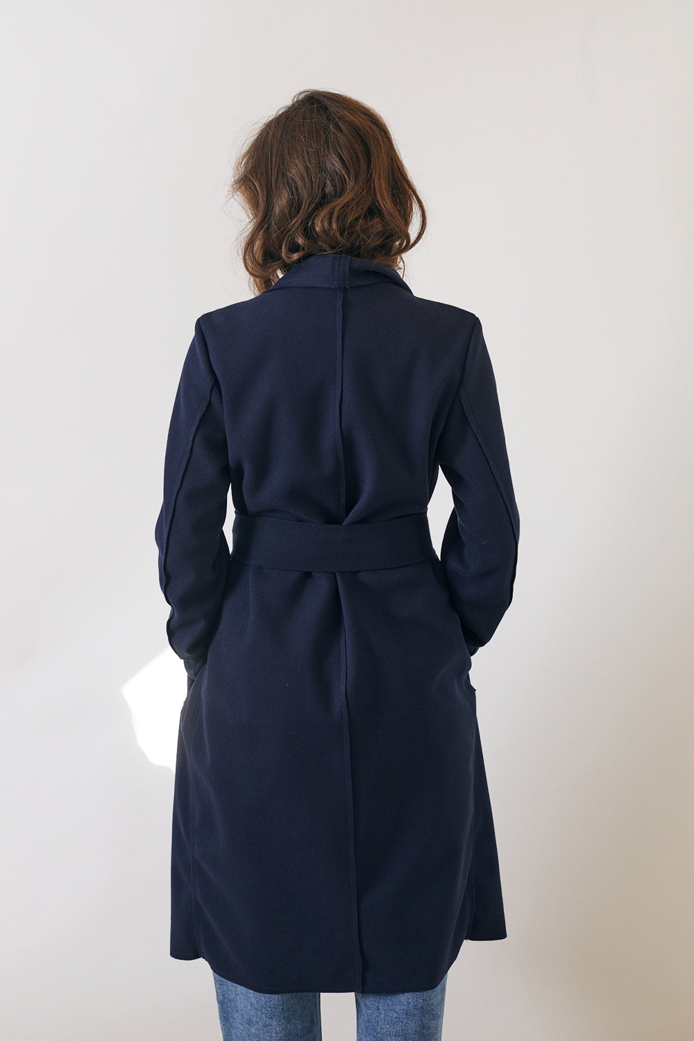 מעיל מעטפת בצבע נייבי