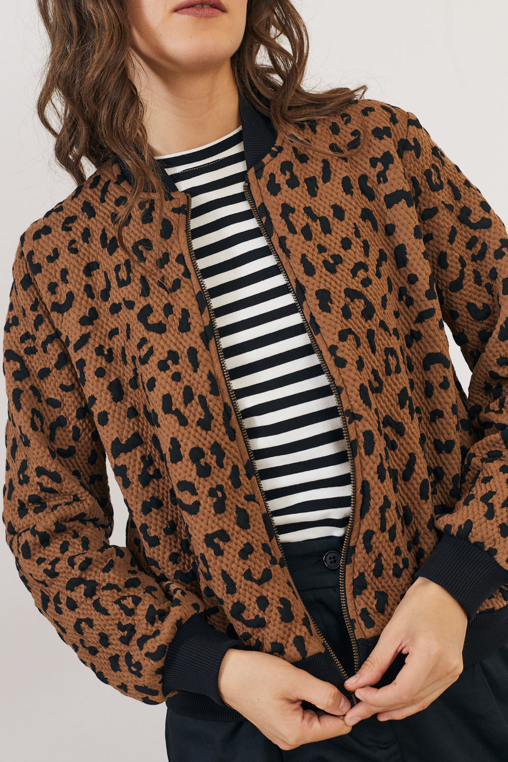 בומבר קווילט קאמל מנומר