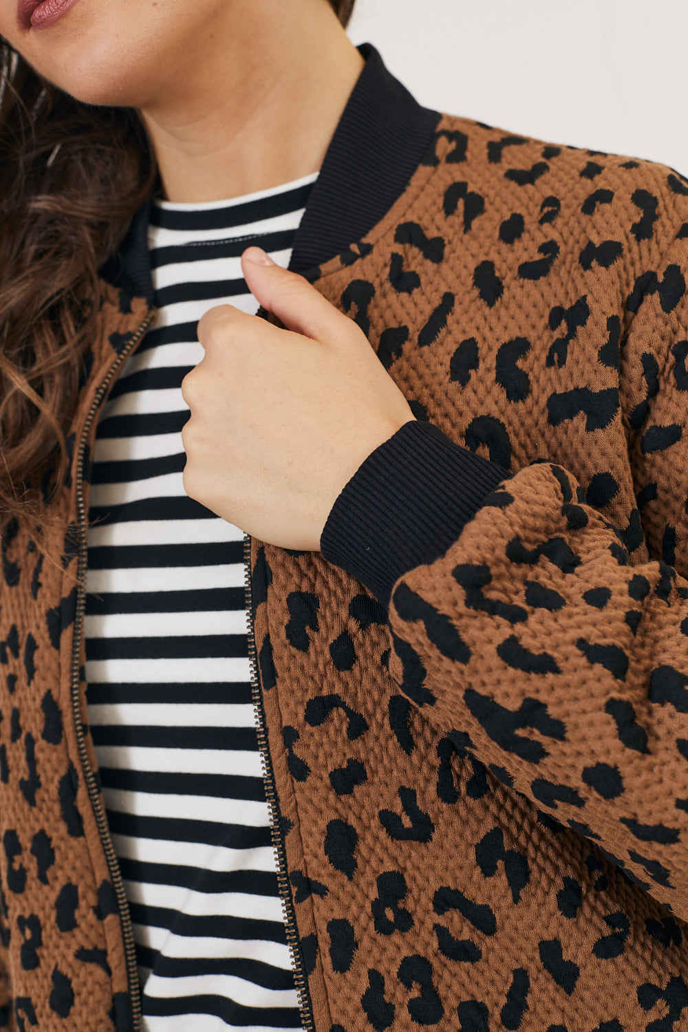 בומבר קווילט קאמל מנומר