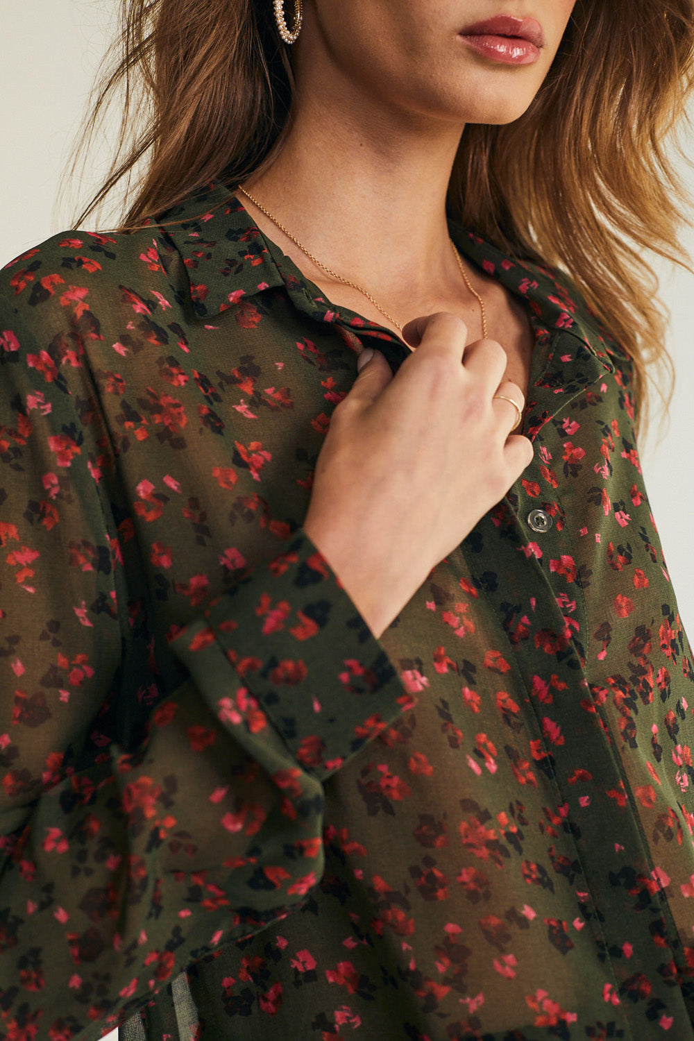 חולצת קלואי שיפון ירוק כהה