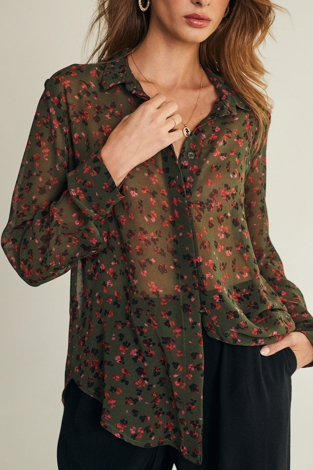 חולצת קלואי שיפון ירוק כהה