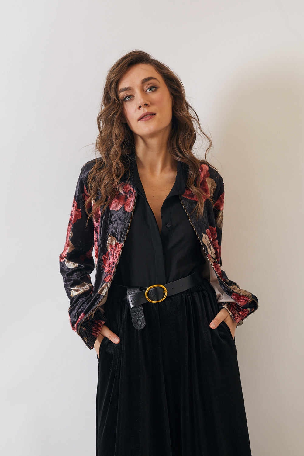 עליונית סוקי קטיפה פרח רקום