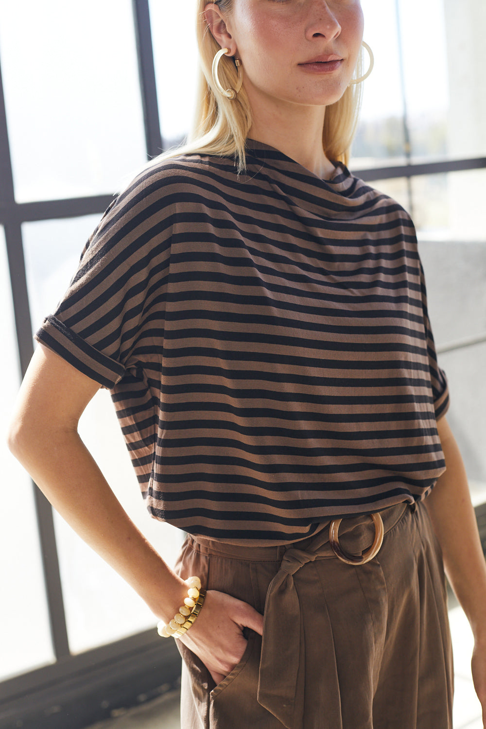 חולצת רומי פסים חומה