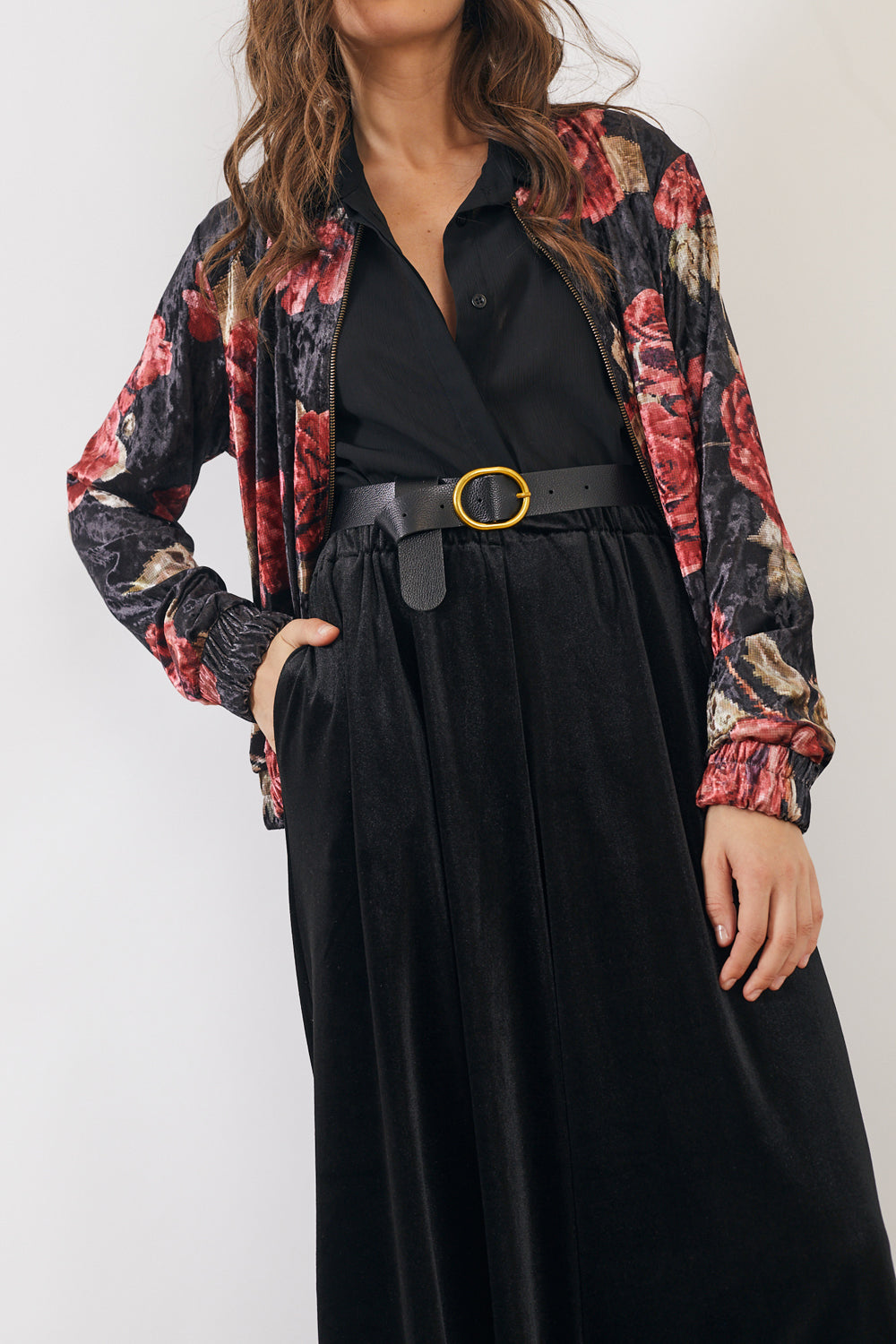 עליונית סוקי קטיפה פרח רקום