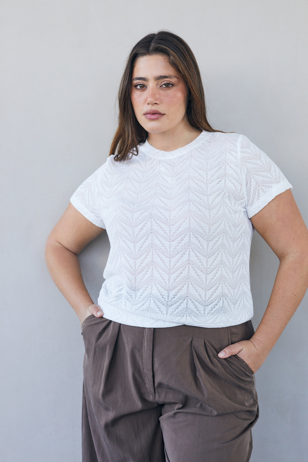 חולצת ג׳מה תחרה בצבע לבן