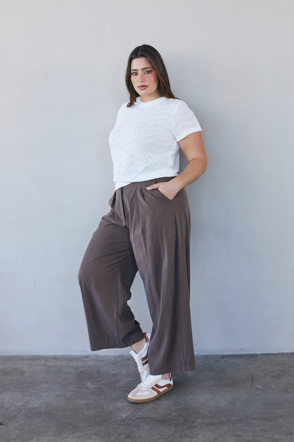 חולצת ג׳מה תחרה בצבע לבן