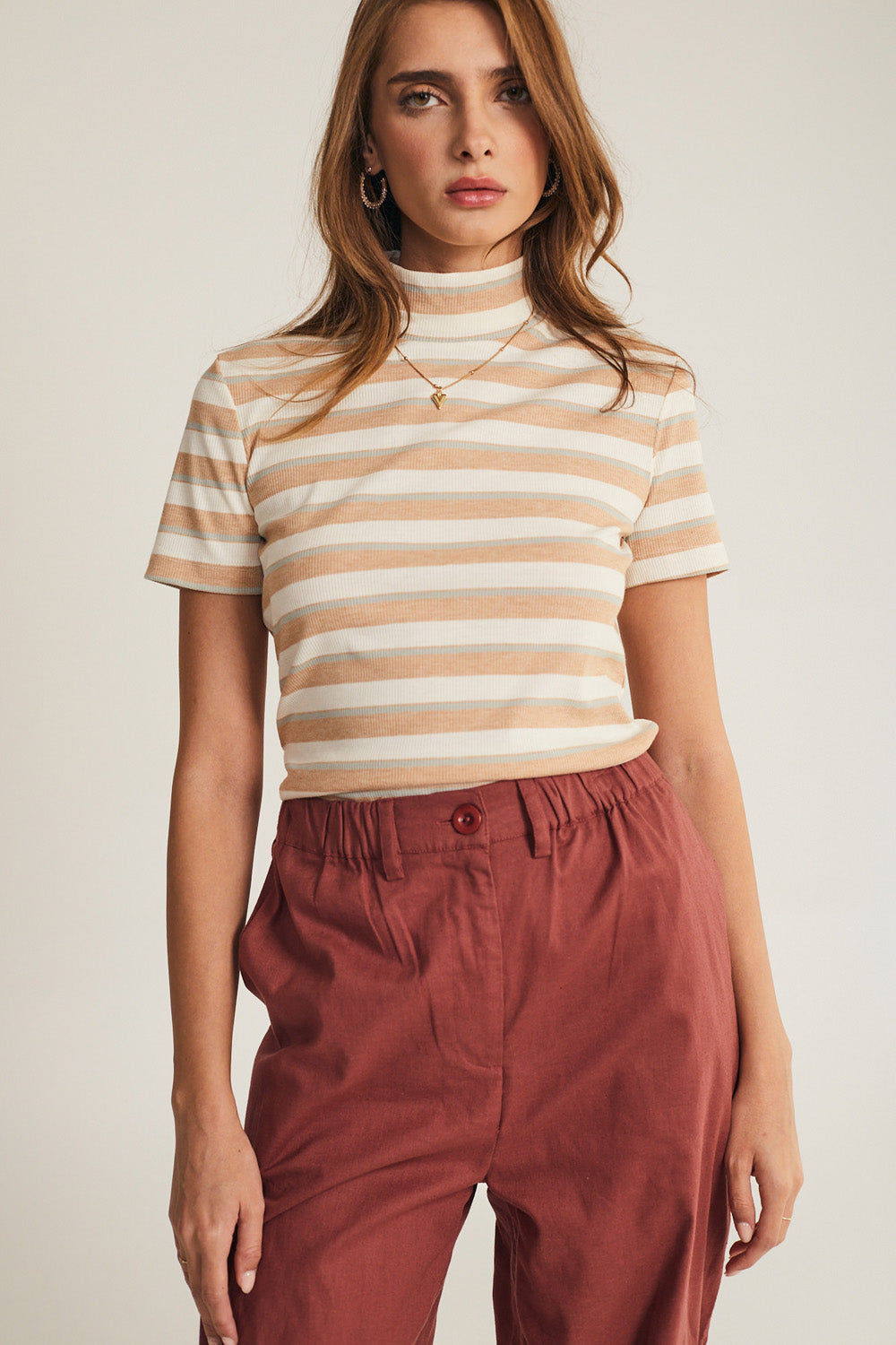 סריג לוקה פסים בז׳ - JUL