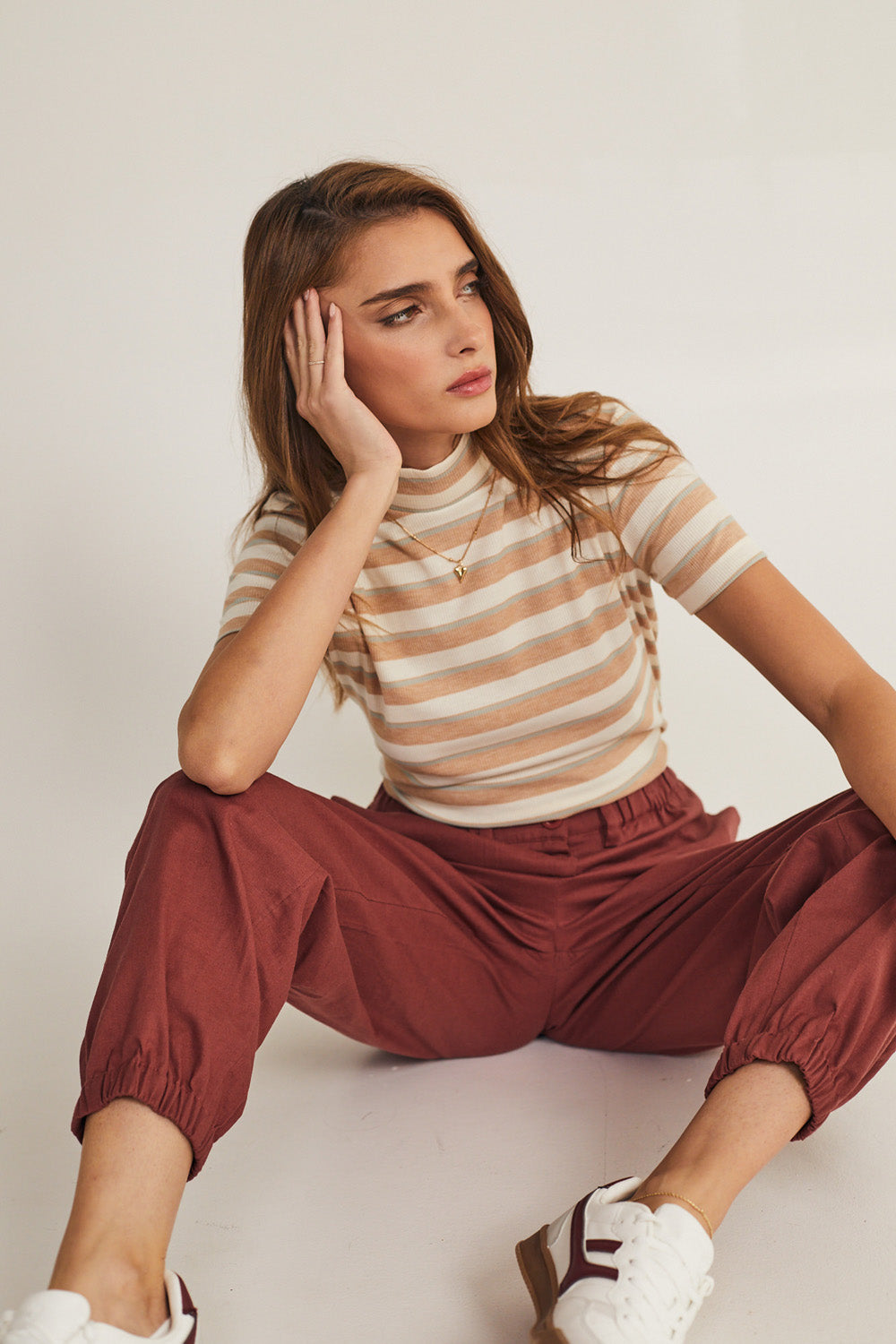 סריג לוקה פסים בז׳ - JUL