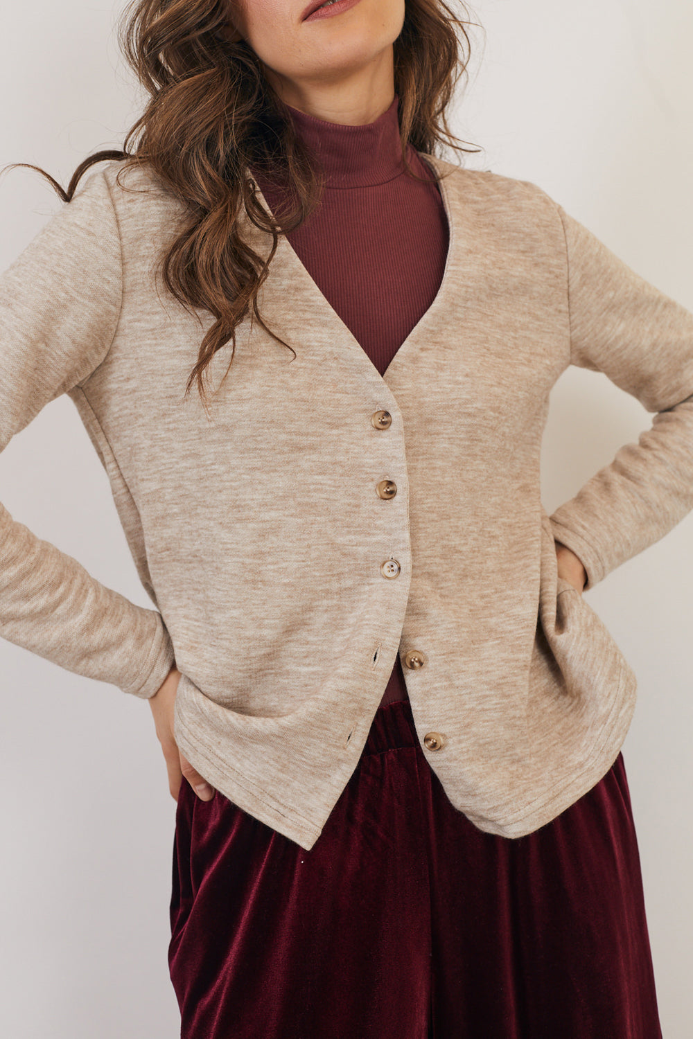 סוודר קרוליין בז׳