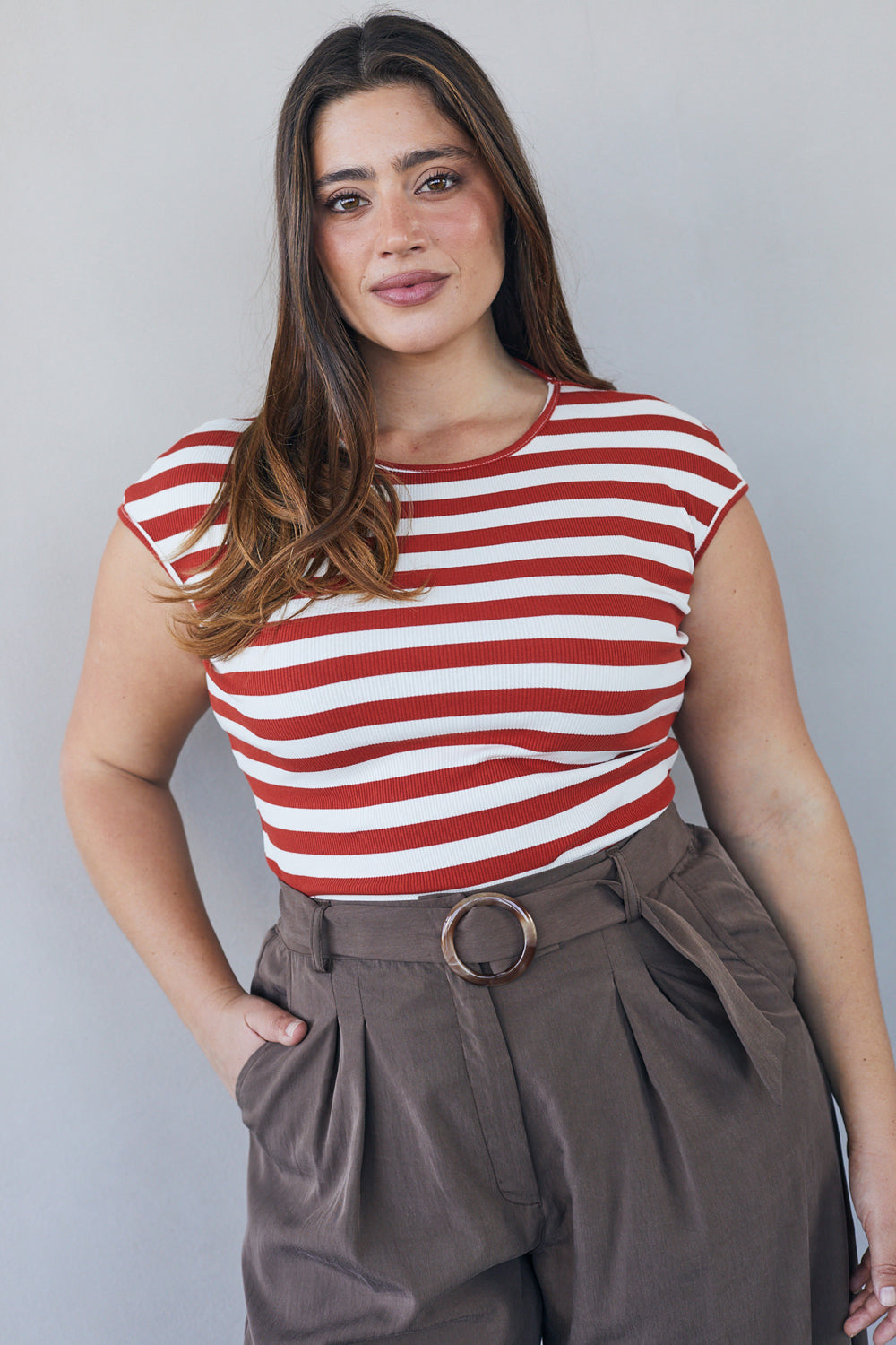 חולצת לטי פסים אדום לבן