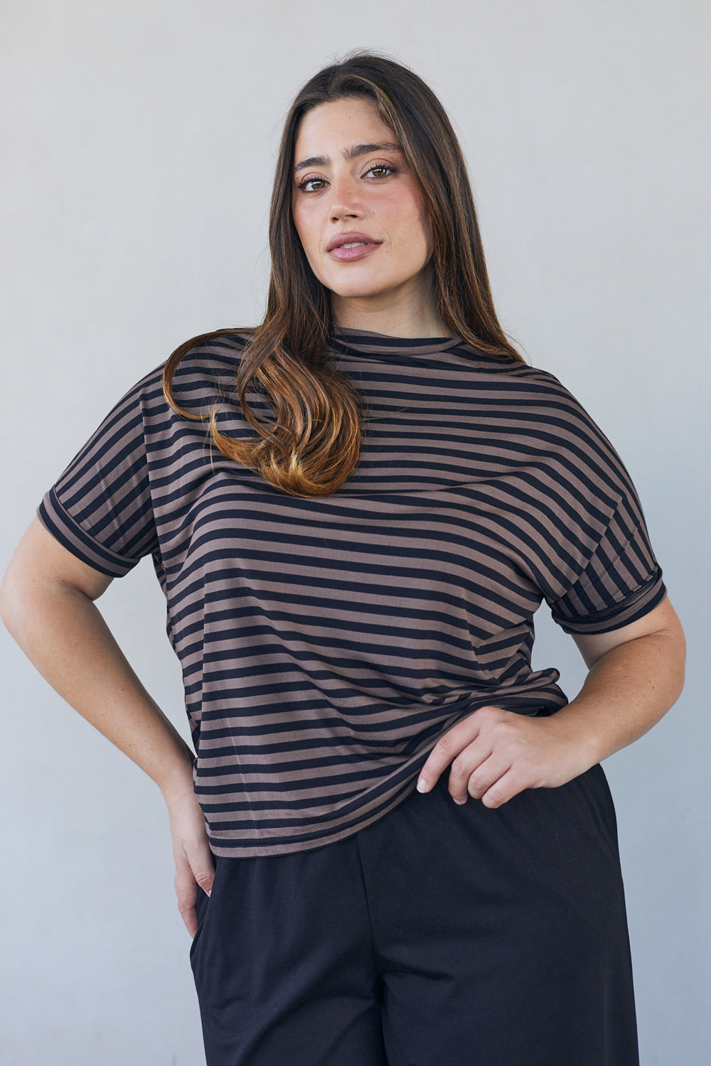 חולצת רומי פסים חומה