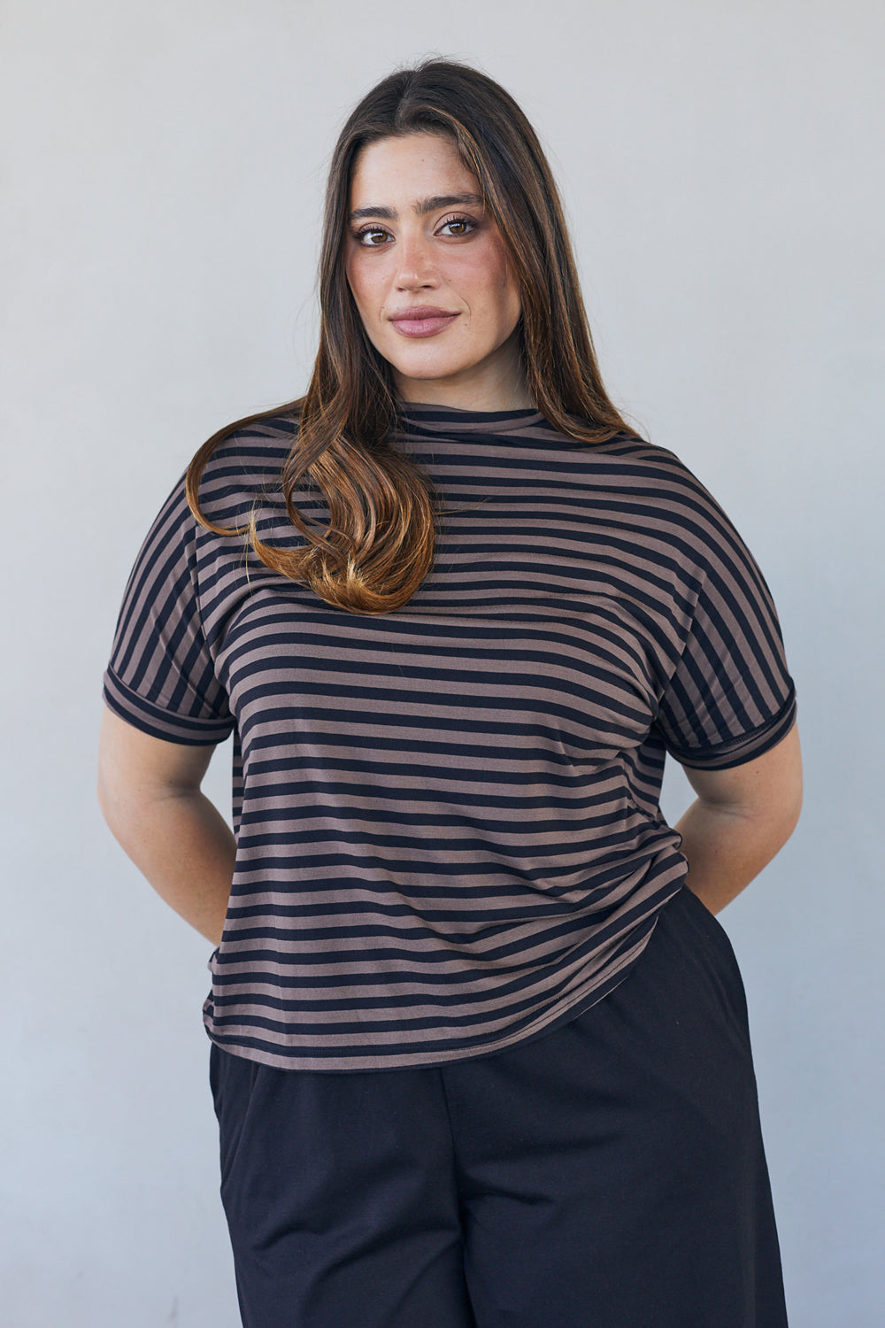 חולצת רומי פסים חומה