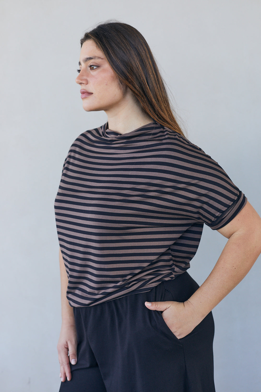 חולצת רומי פסים חומה