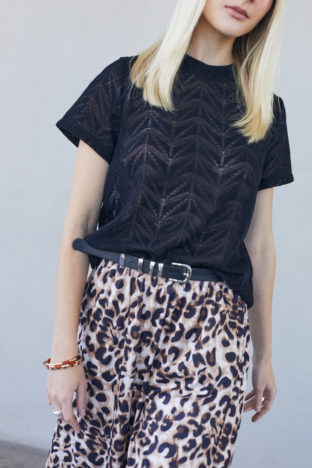 חולצת ג׳מה תחרה שחורה