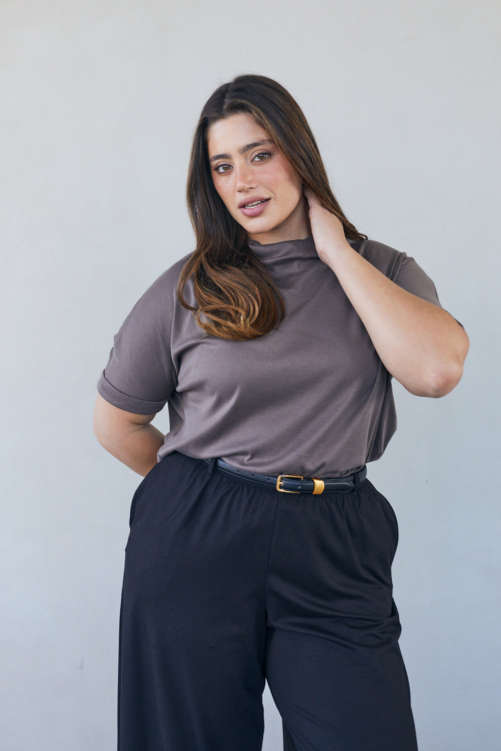 חולצת רומי בצבע חום