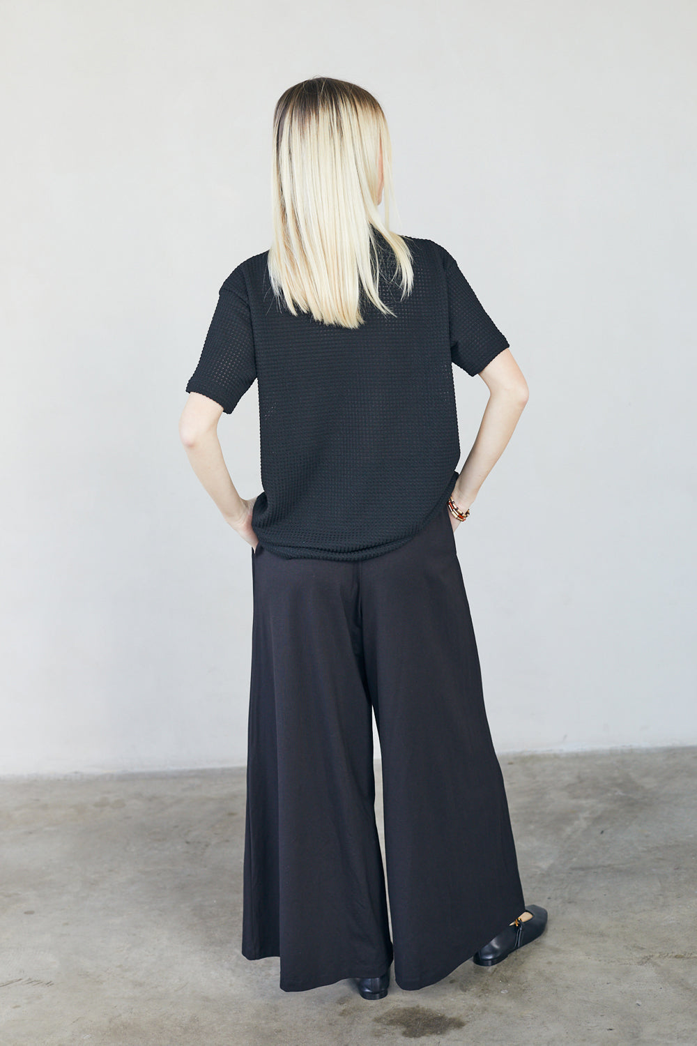 טי שירט מושלמת סריג שחור