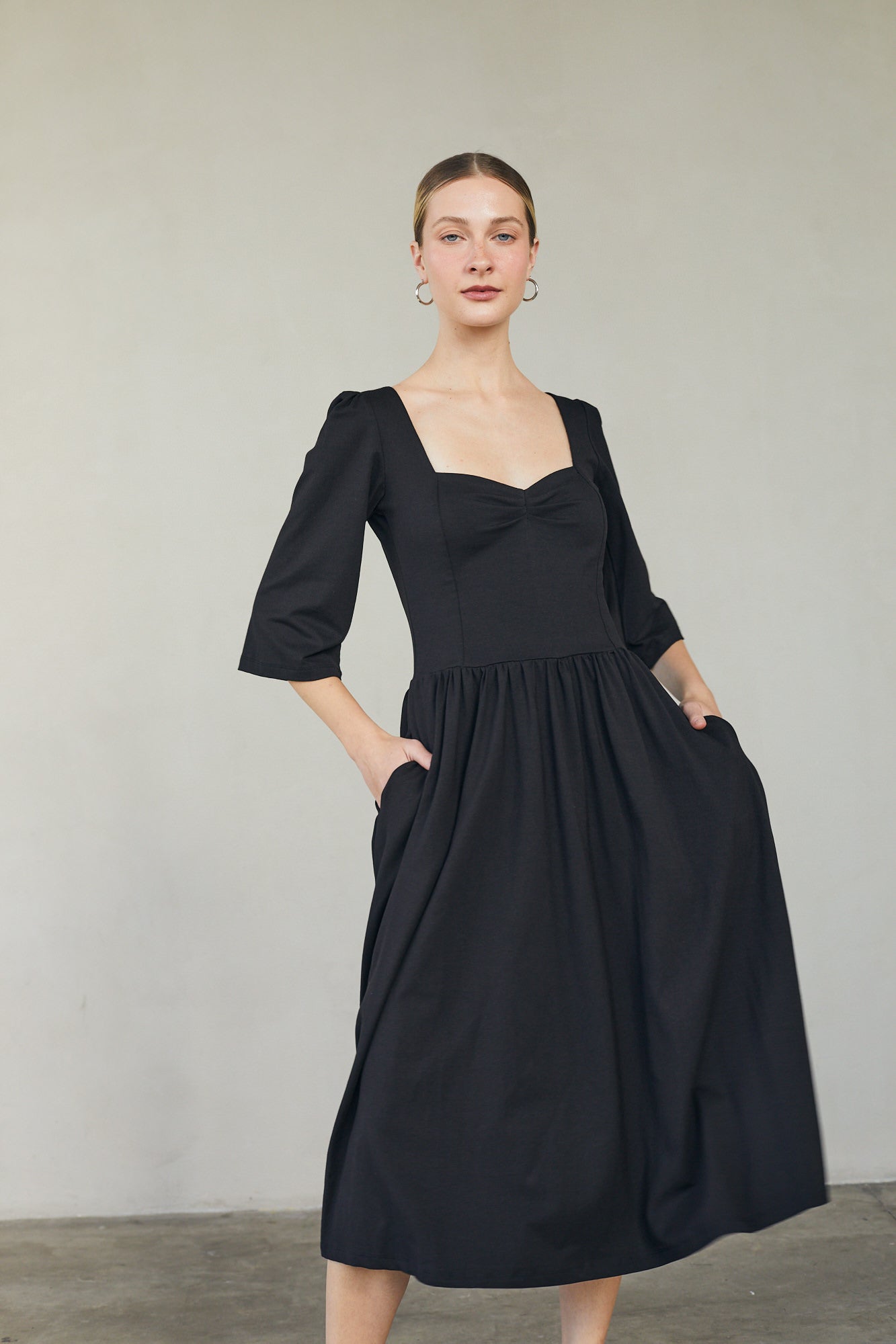 שמלת בלה שחורה - מהדורה מוגבלת