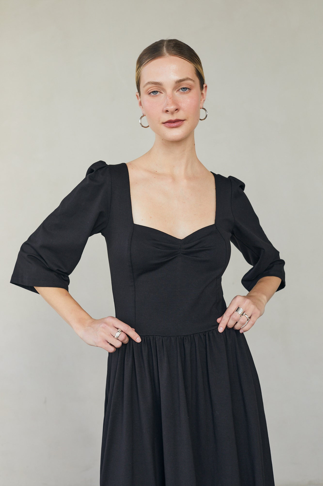 שמלת בלה שחורה - מהדורה מוגבלת