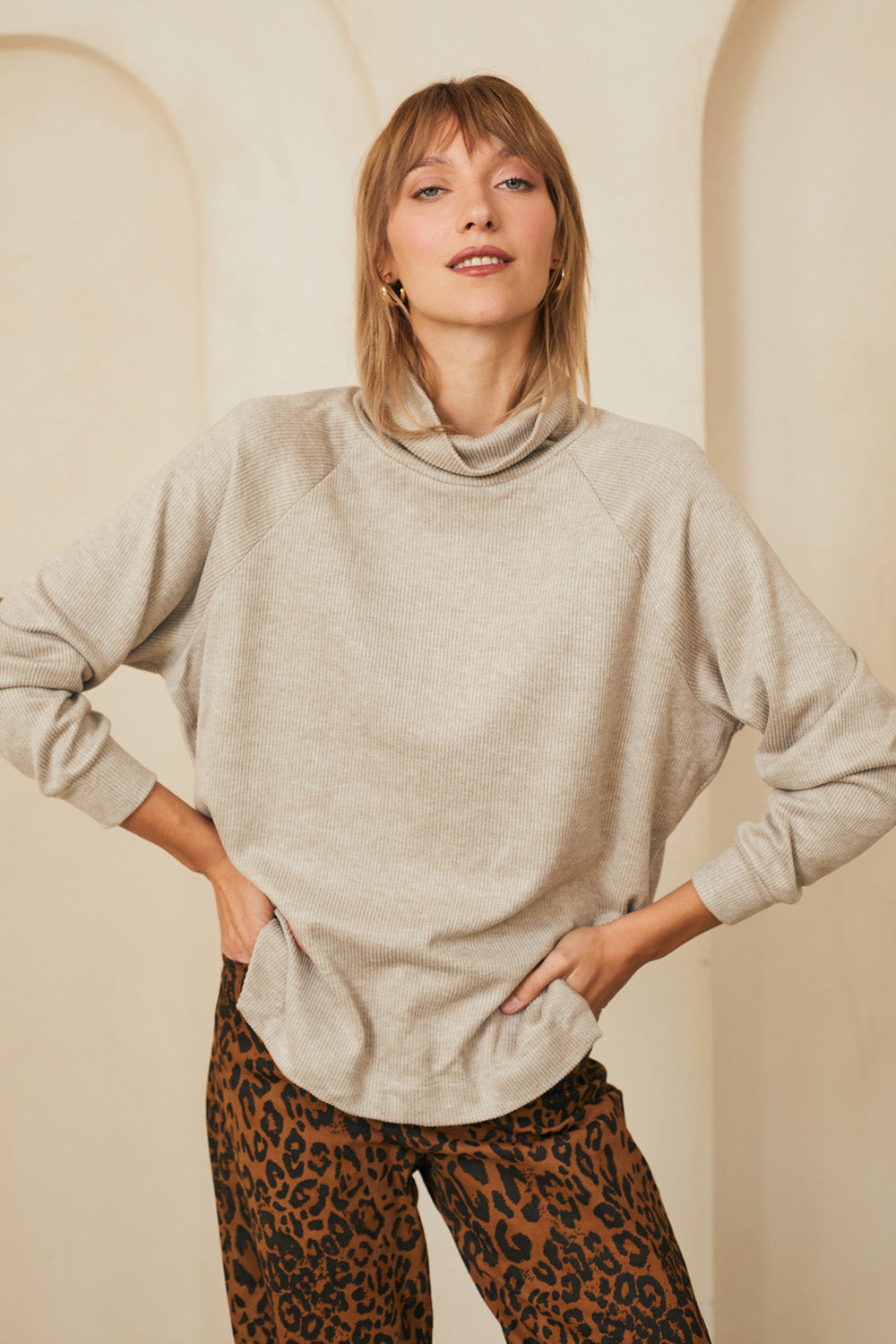 סוודר מלני אבן