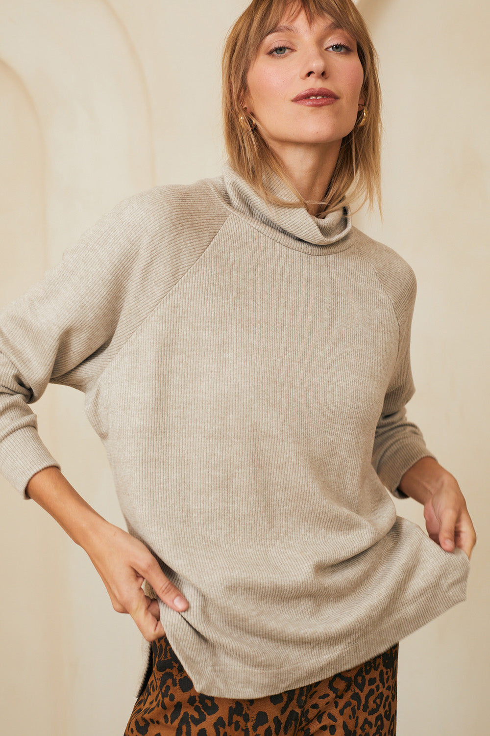 סוודר מלני אבן