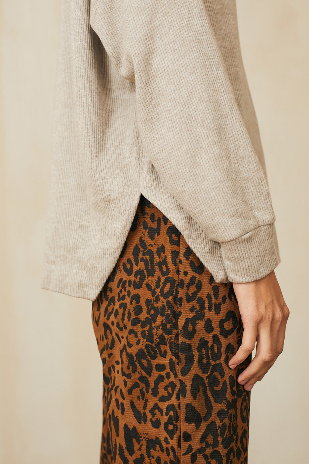 סוודר מלני אבן