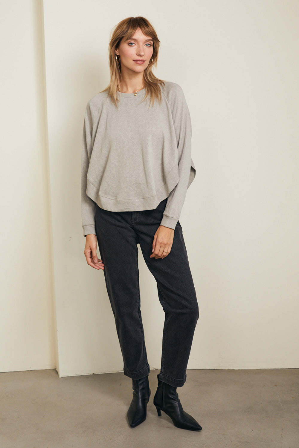 עליונית גבריאלה אפורה