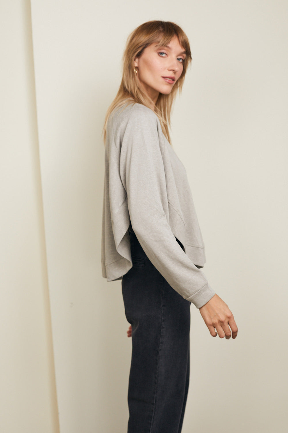 עליונית גבריאלה אפורה