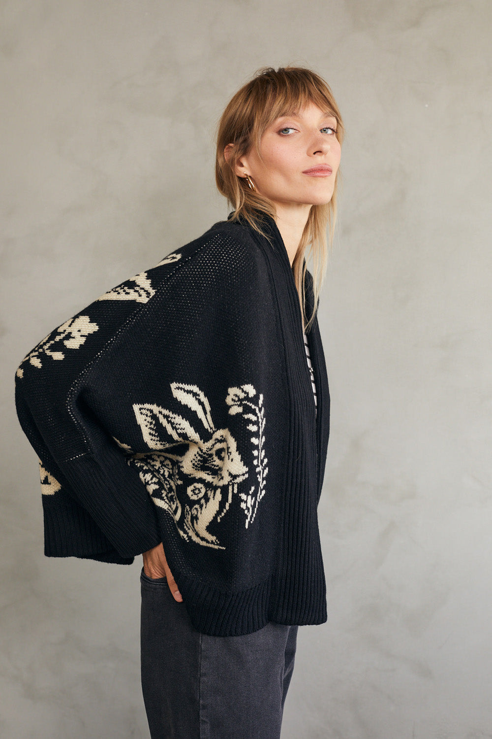 קרדיגן באני שחור