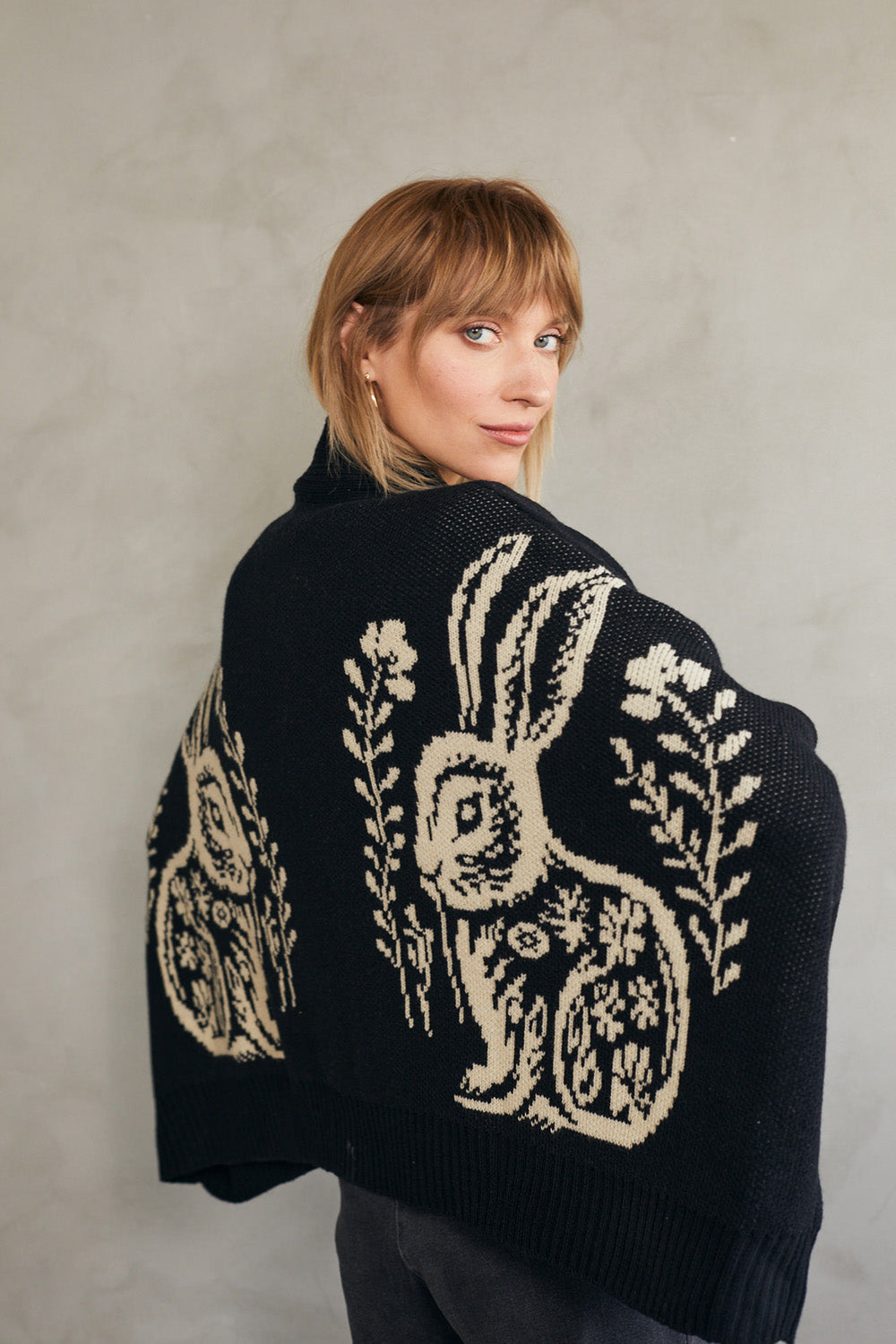 קרדיגן באני שחור