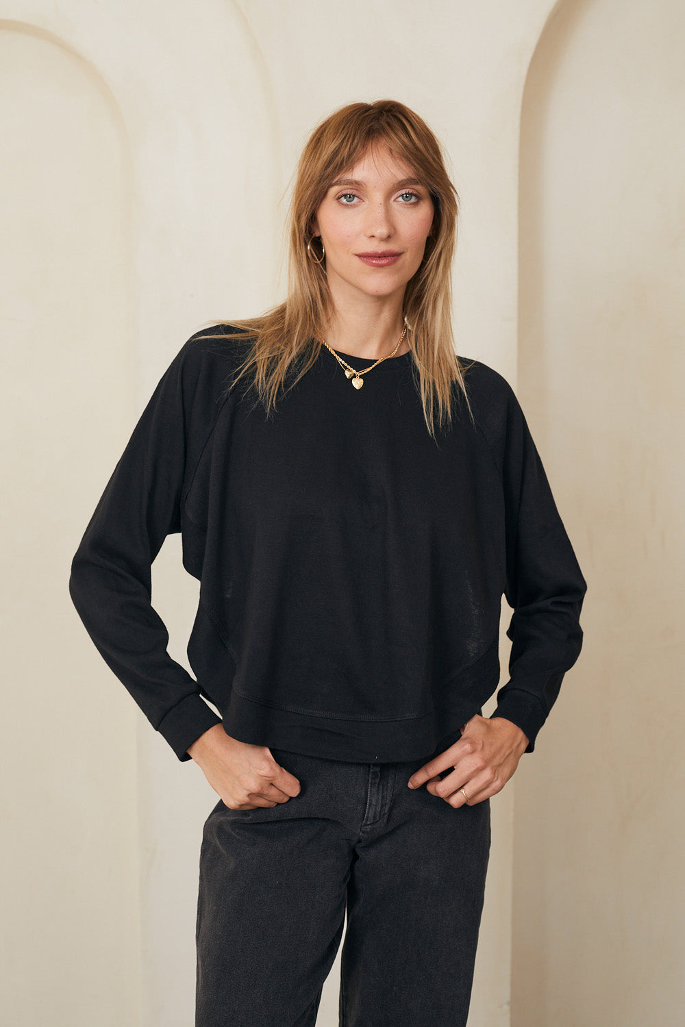 עליונית גבריאלה שחורה