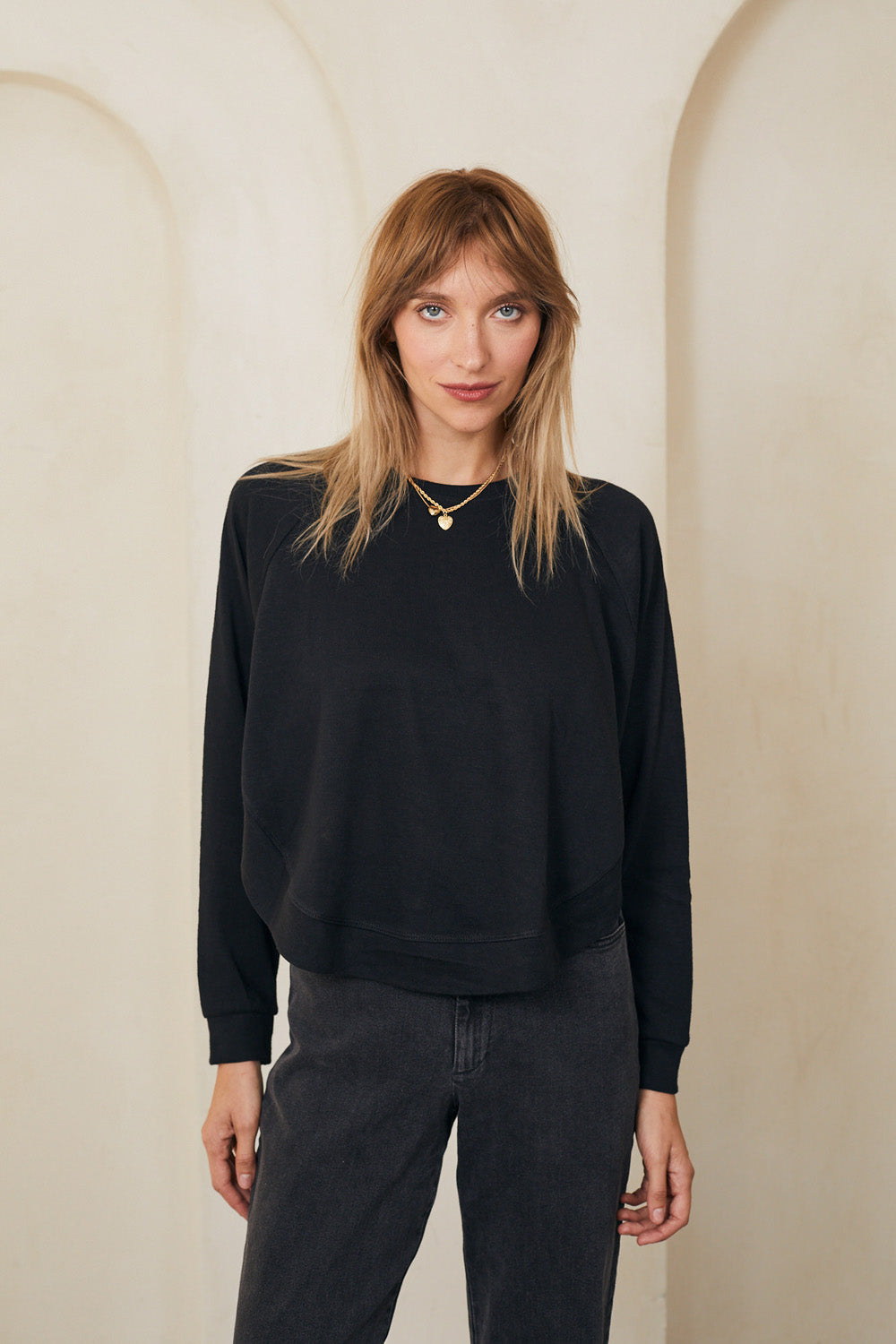 עליונית גבריאלה שחורה