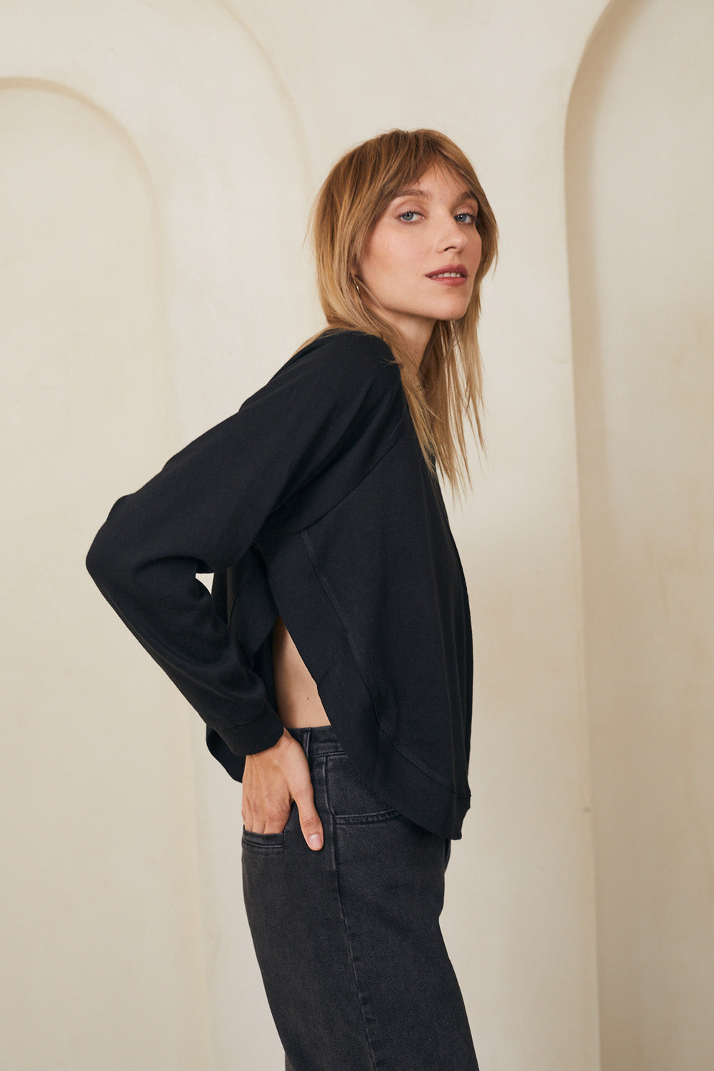 עליונית גבריאלה שחורה