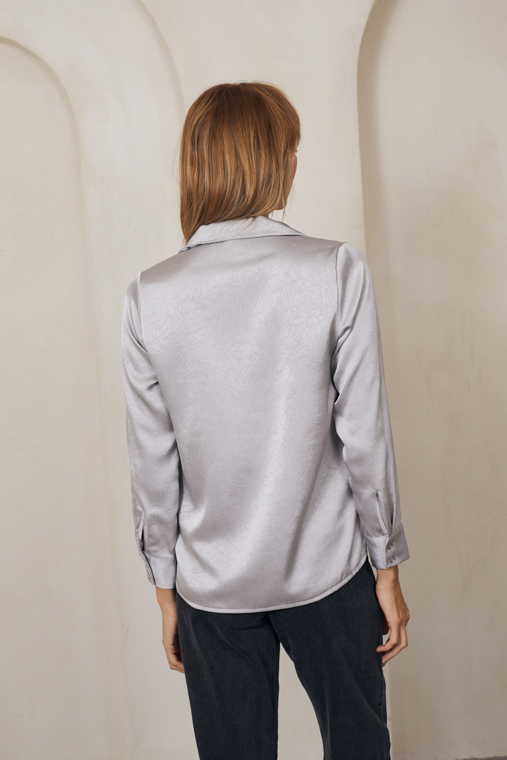 חולצת מולי סאטן כסוף