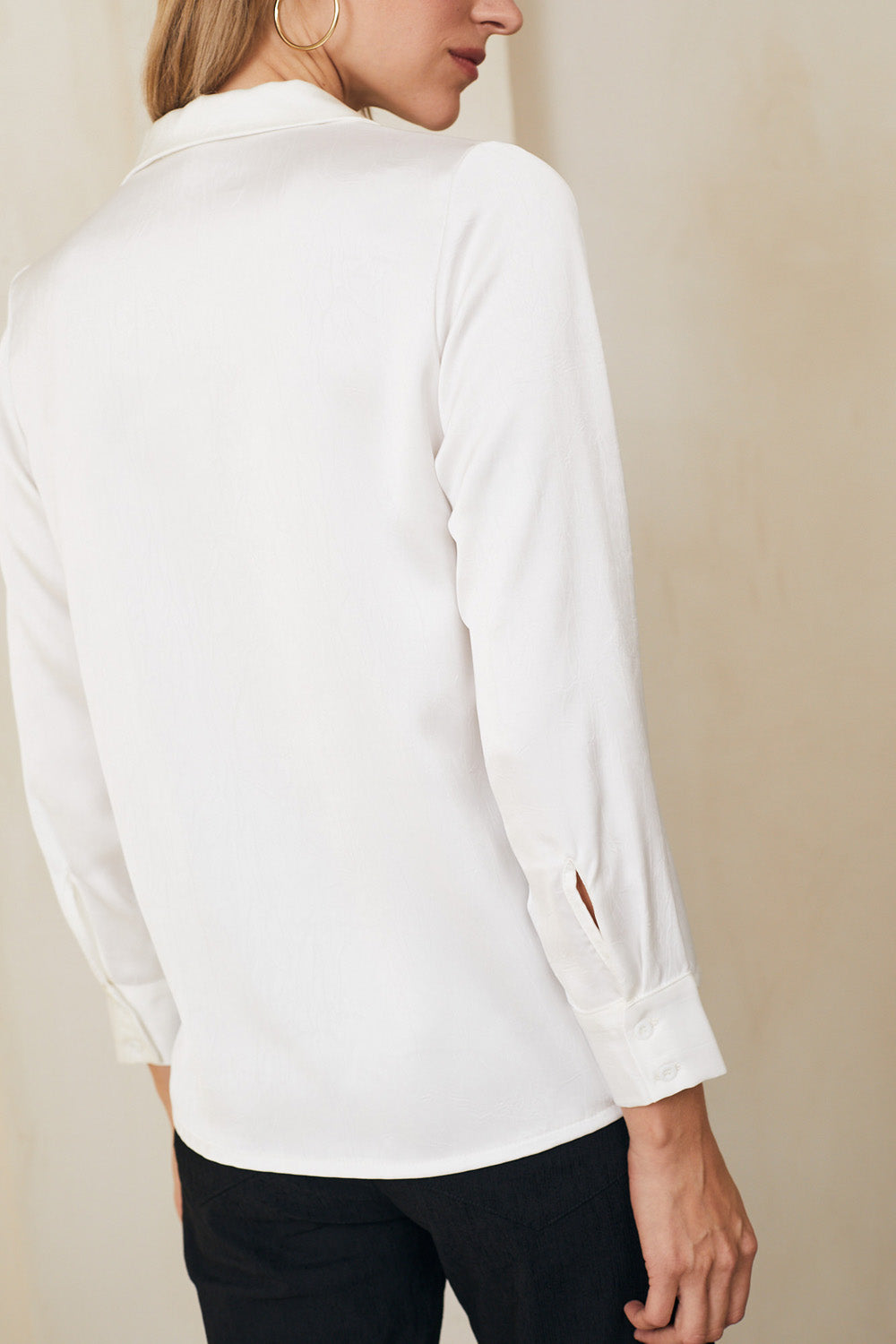 חולצת מולי סאטן לבנה