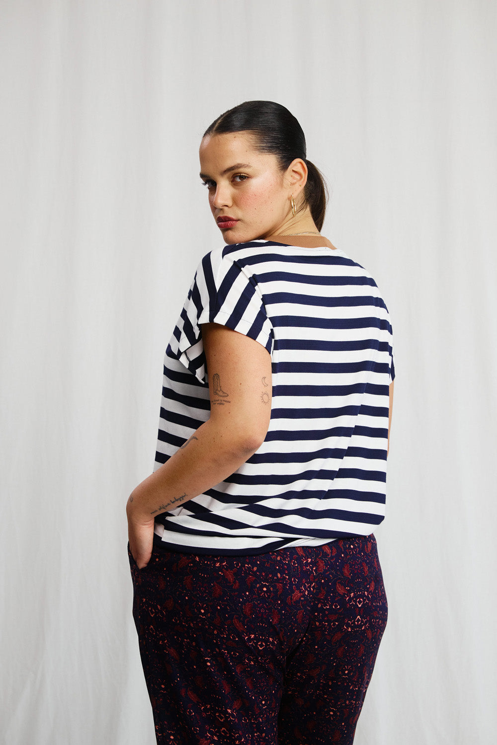Gia gray striped t-shirt