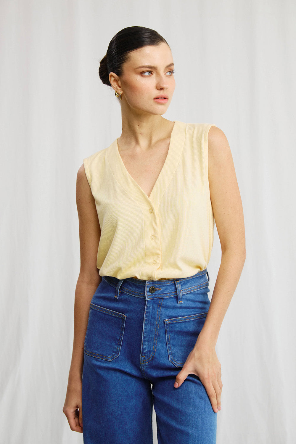 White vest top