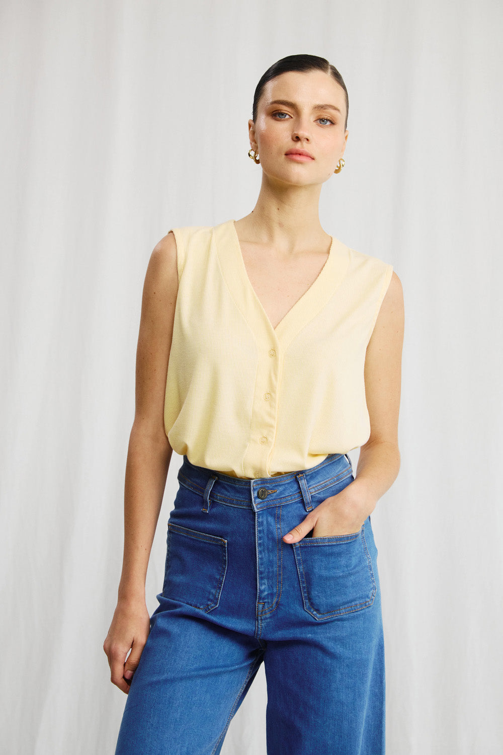 White vest top
