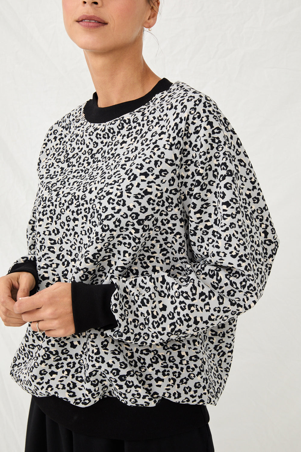 THE SWEATSHIRT gray speckled