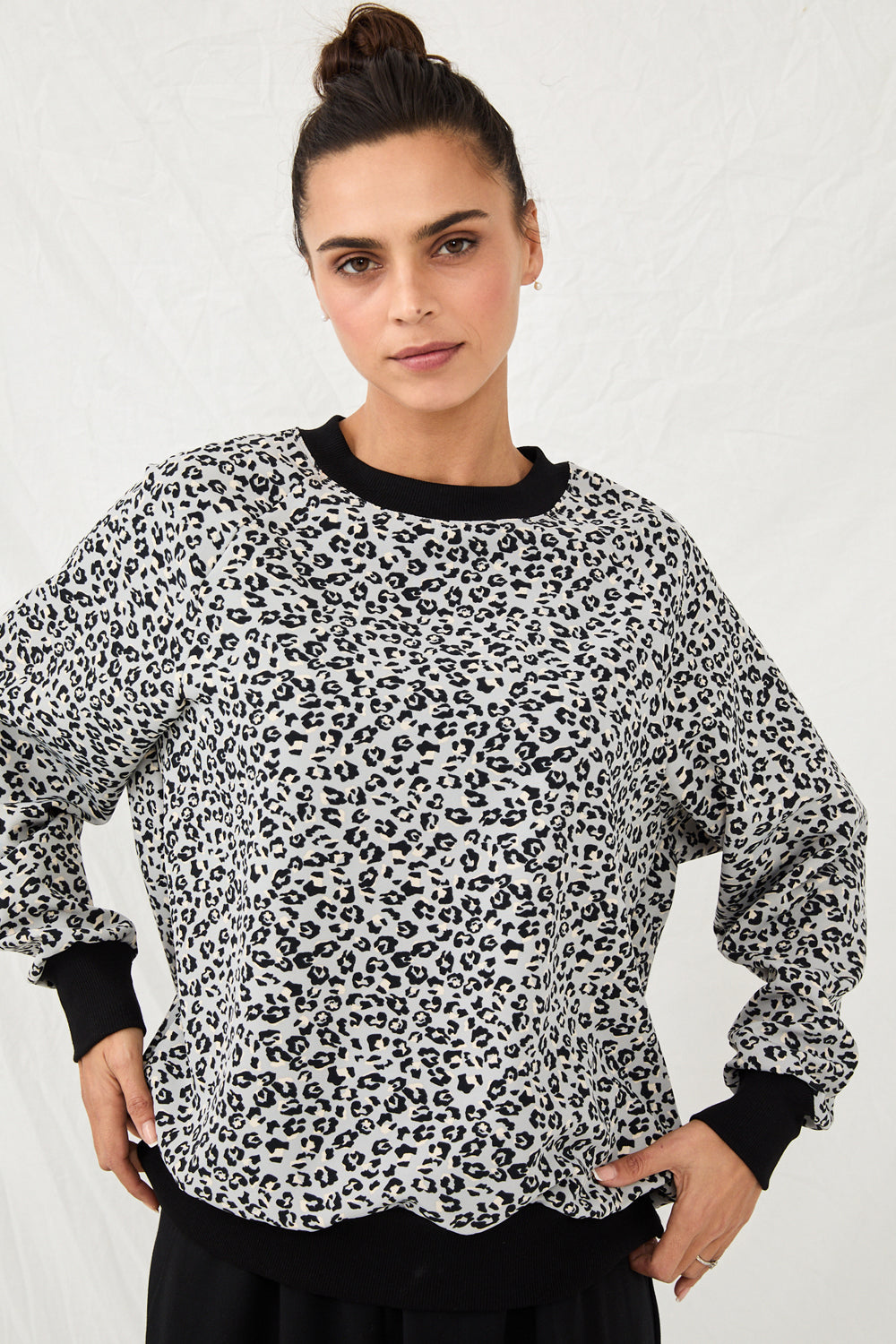 THE SWEATSHIRT gray speckled