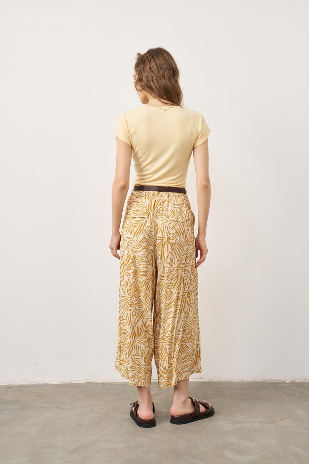 מכנסיים אוליביה הדפס ספארי בהיר - JUL