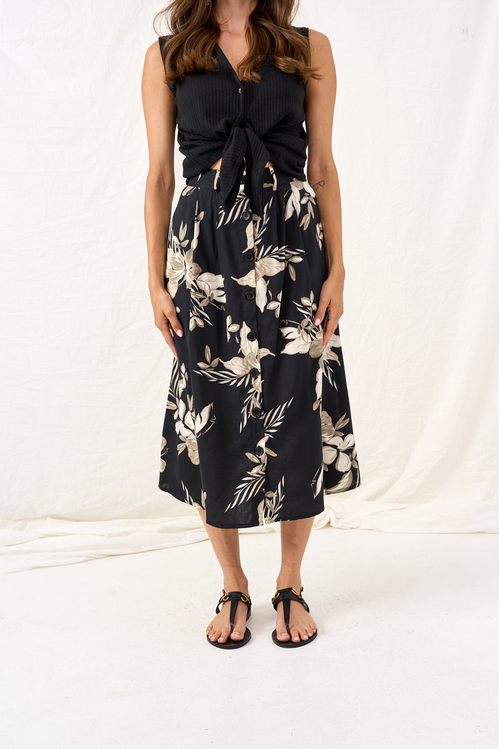 Black floral pleated skirt